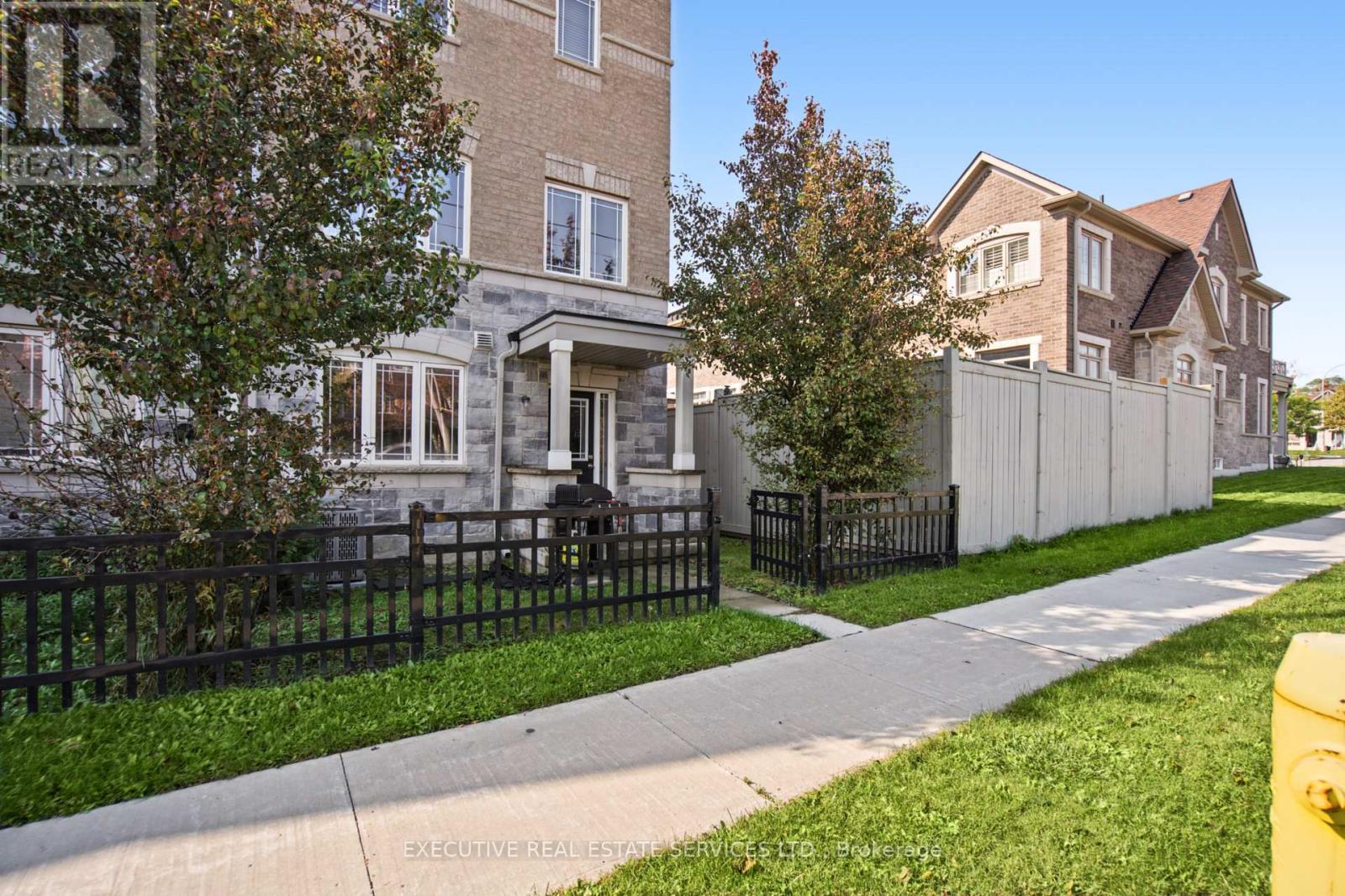 20 Waterstone Way, Whitby, ON photo 9