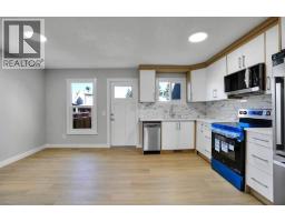 4pc Bathroom - 99 Penworth Close Se, Calgary, AB T2A5N4 Photo 9