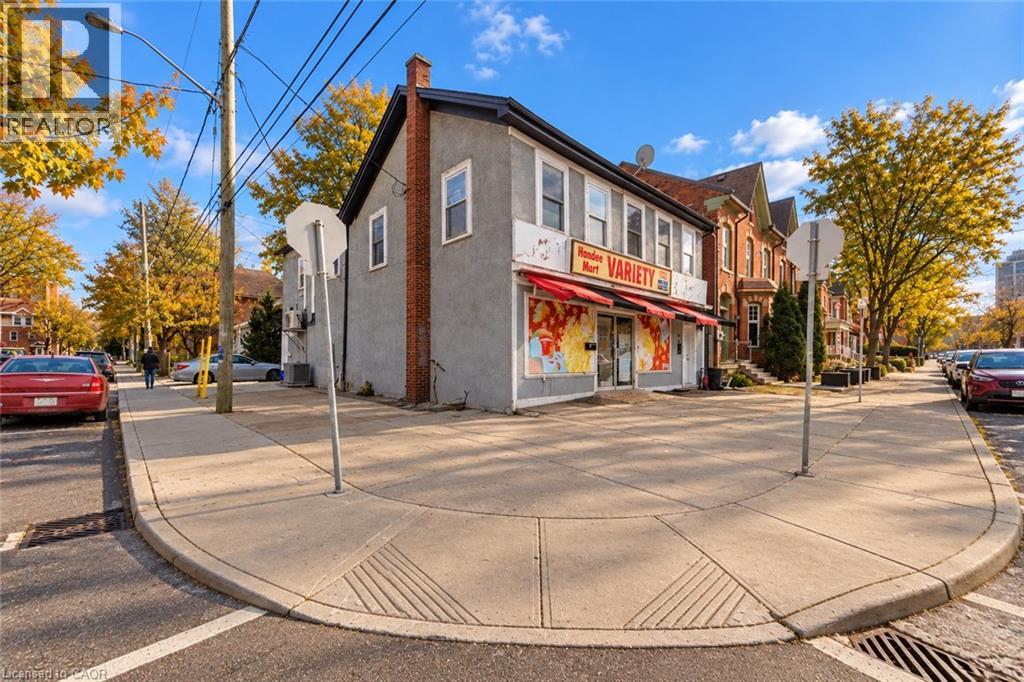 208 MARY Street, Hamilton — photo 3