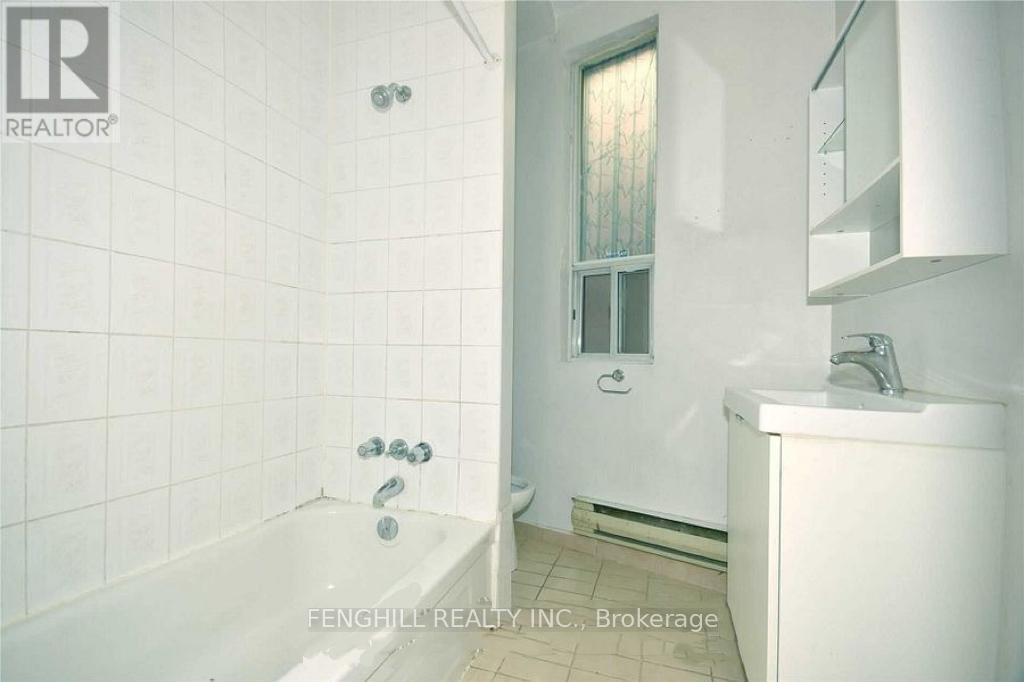 MAIN - 678 BATHURST STREET, Toronto (Palmerston-Little Italy) — photo 12