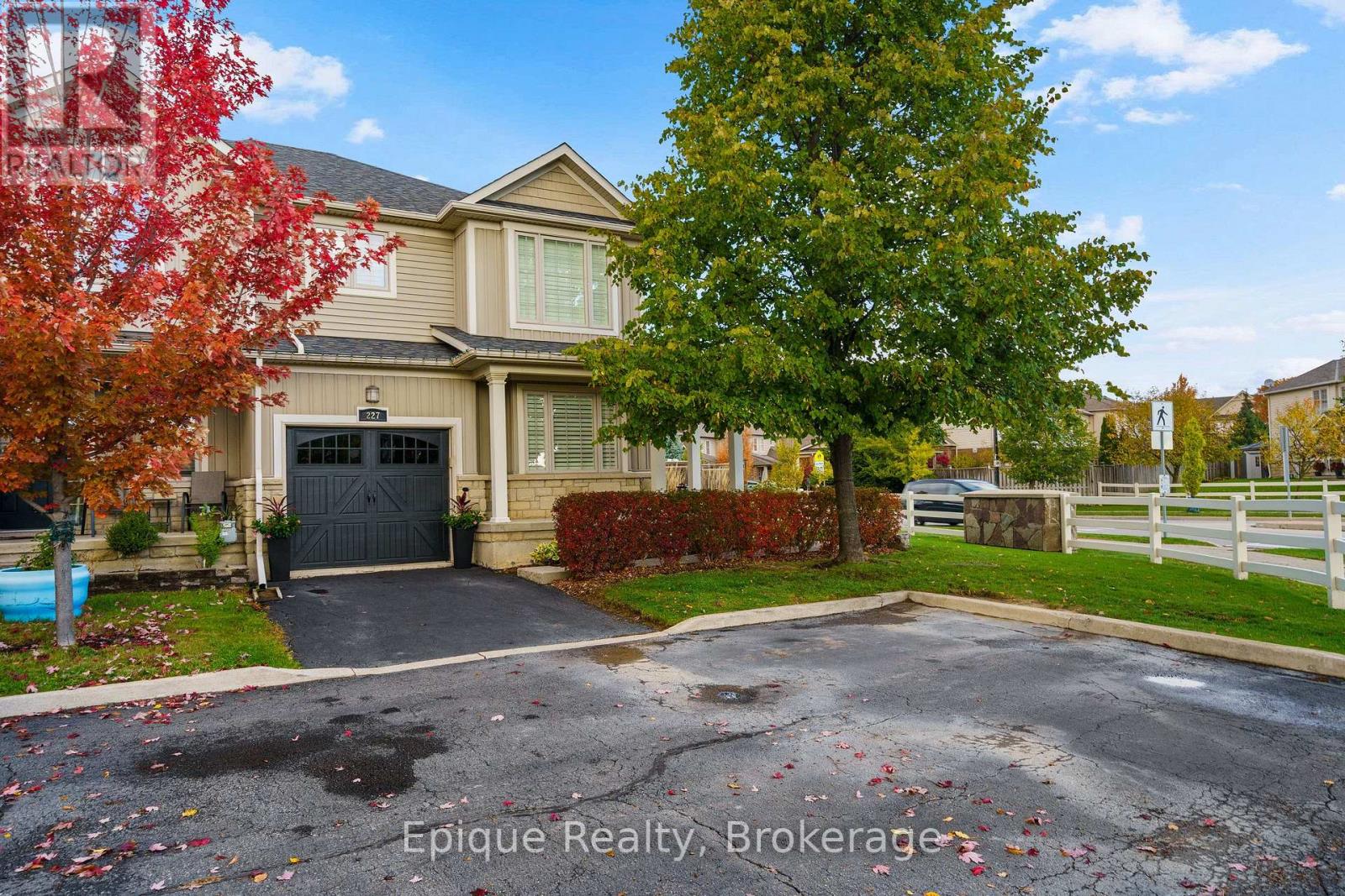 227 FALL FAIR WAY, Hamilton (Binbrook) — photo 2