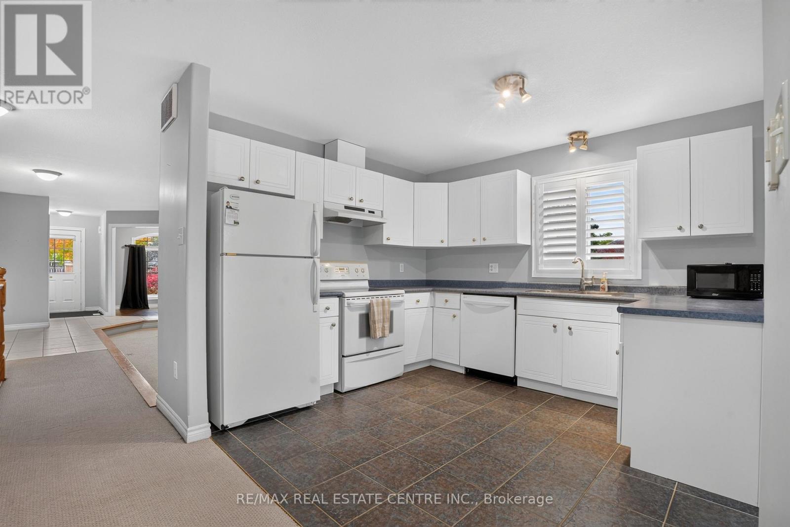 10 PATTISON PLACE - 14
