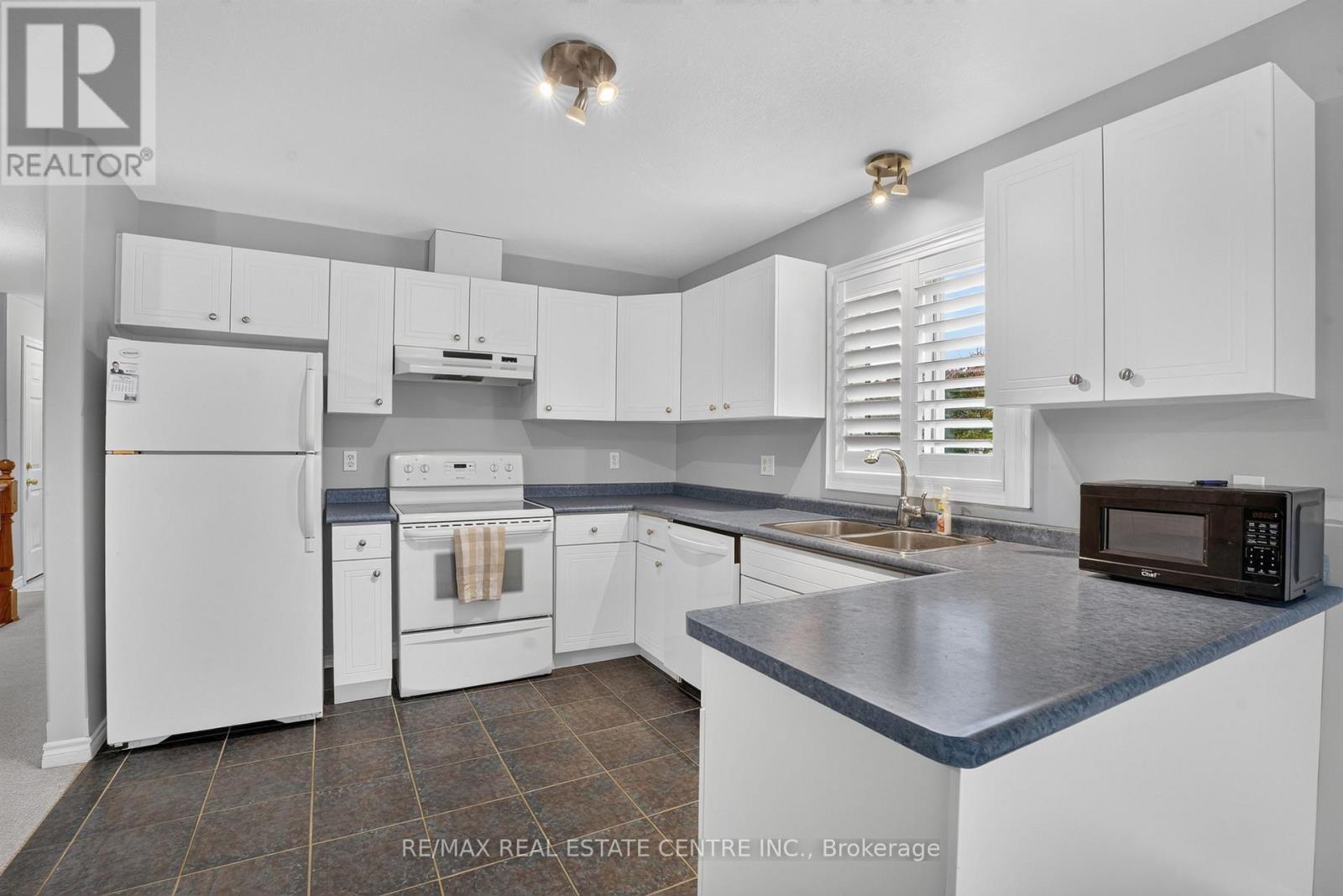 10 PATTISON PLACE - 15