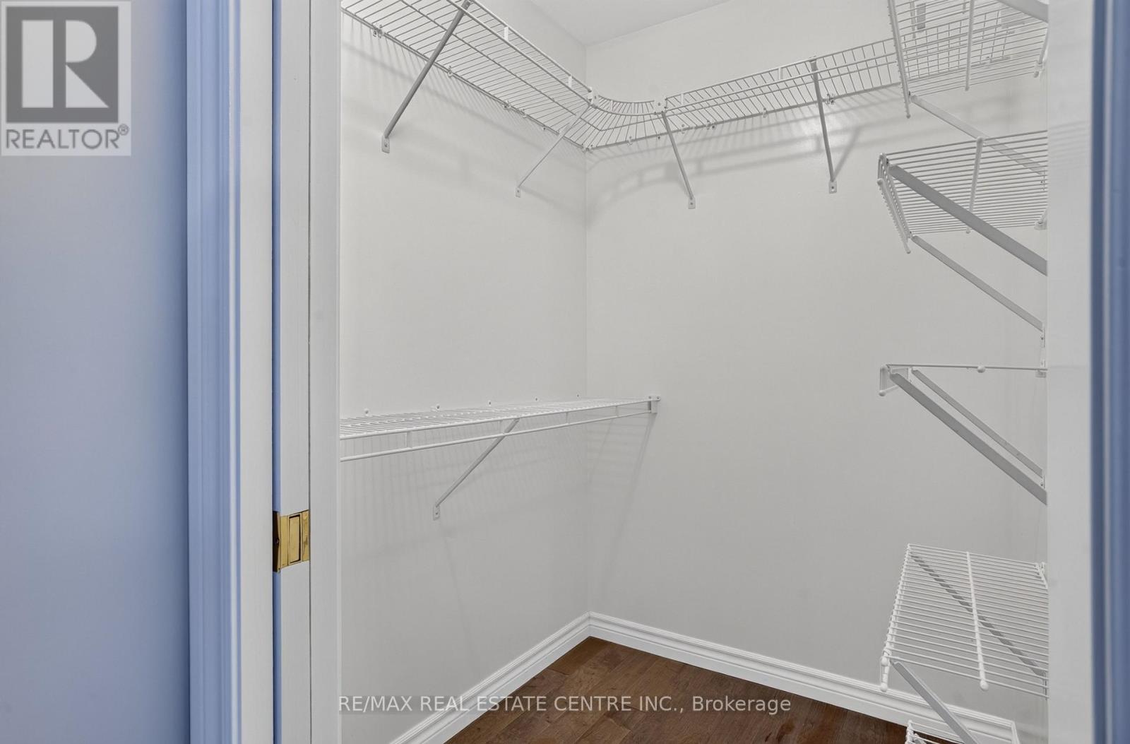 10 PATTISON PLACE - 24
