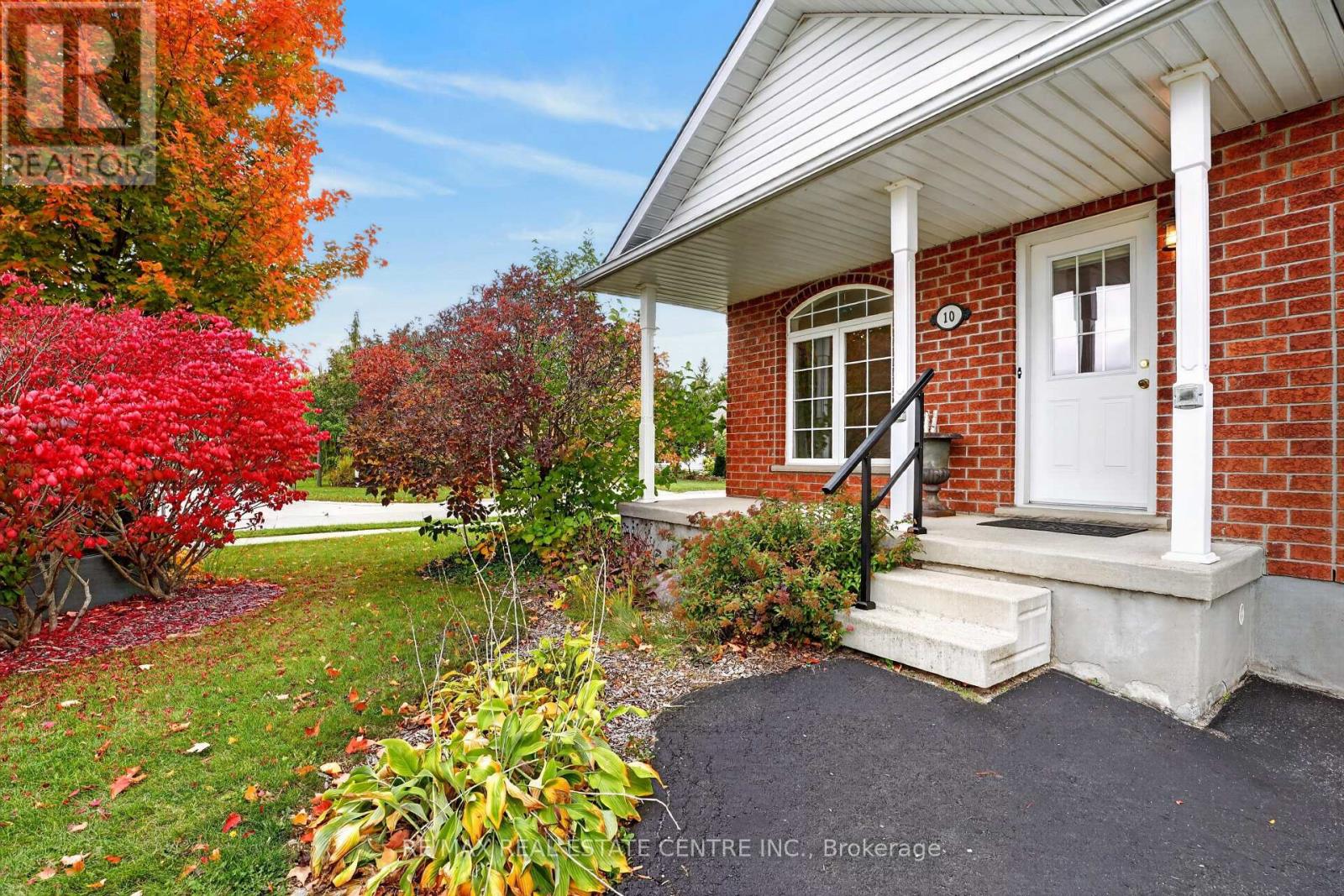 10 PATTISON PLACE - 3