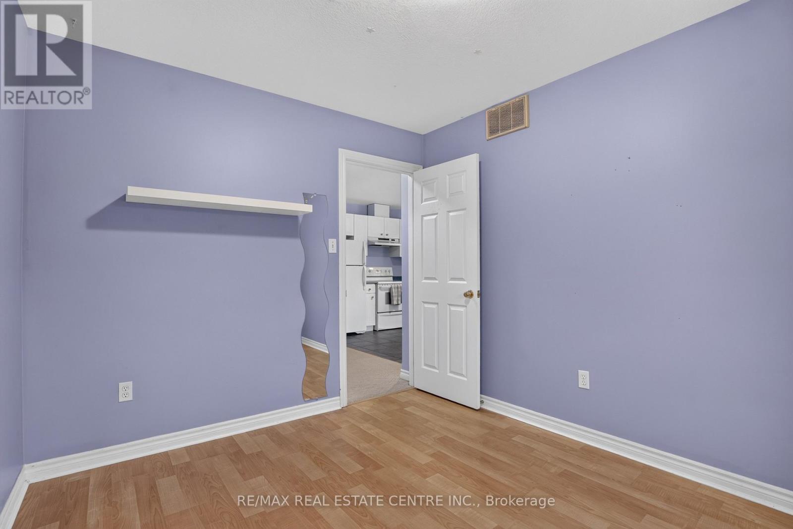 10 PATTISON PLACE - 32