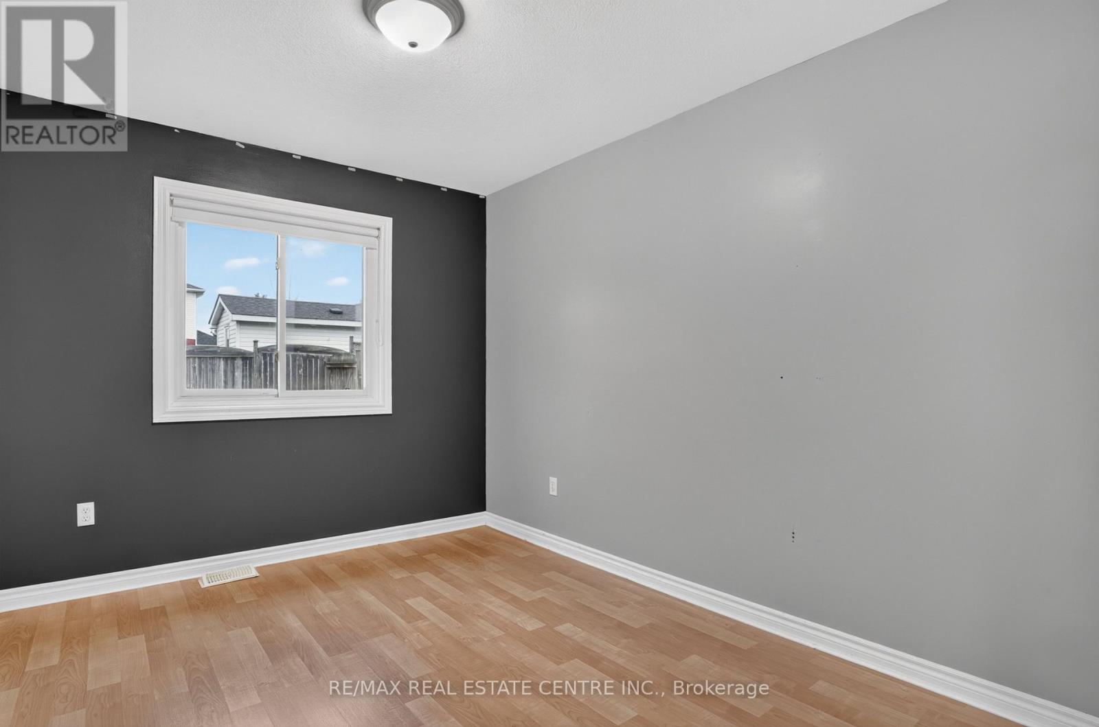10 PATTISON PLACE - 33