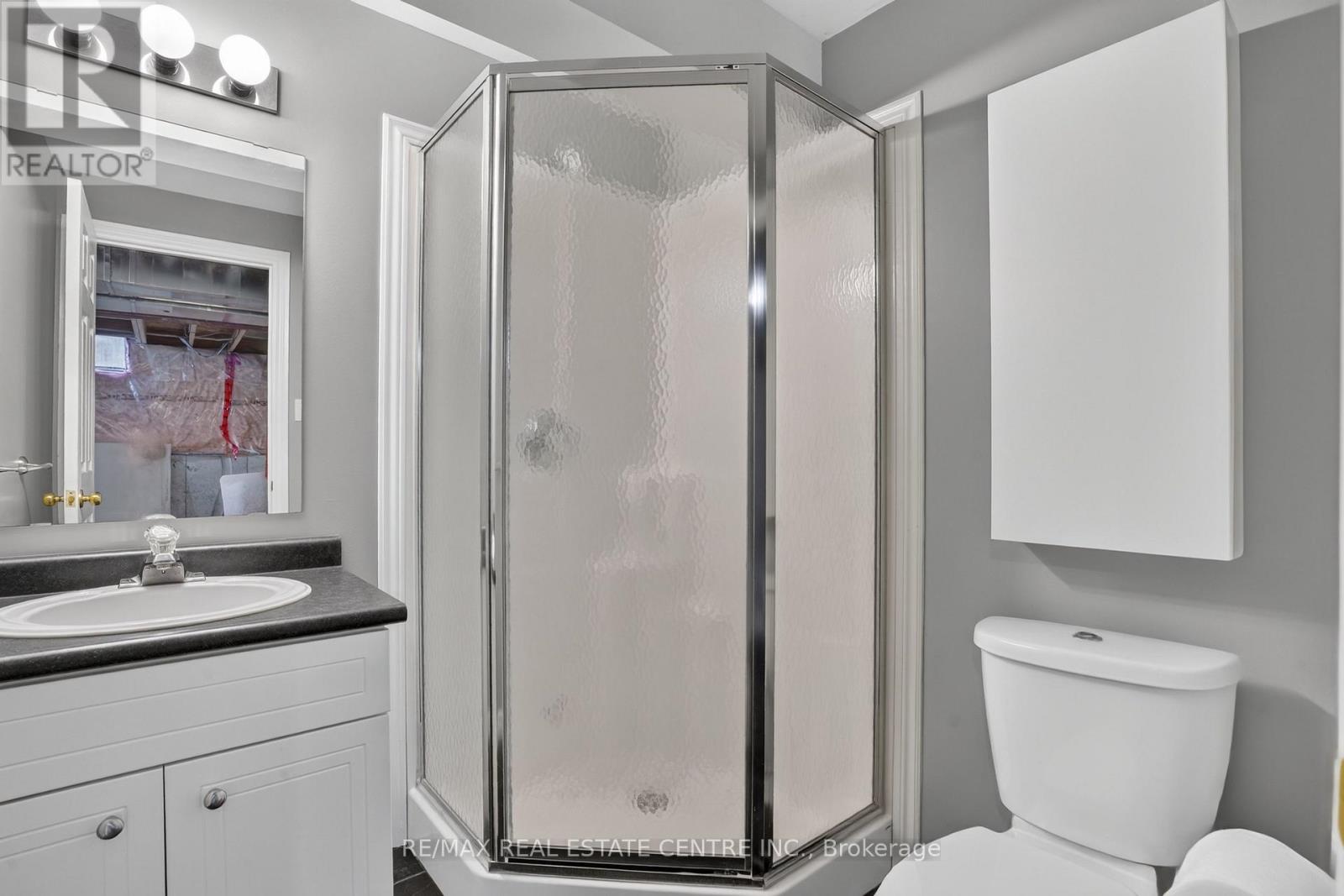 10 PATTISON PLACE - 36