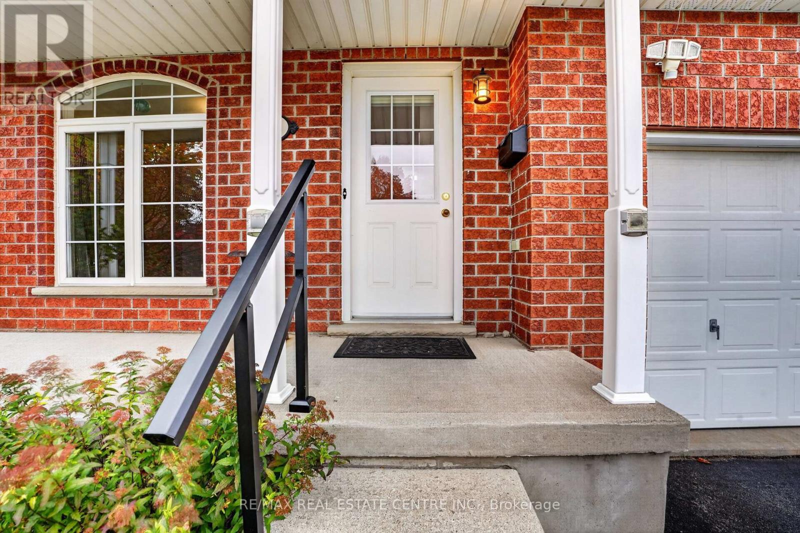 10 PATTISON PLACE - 4