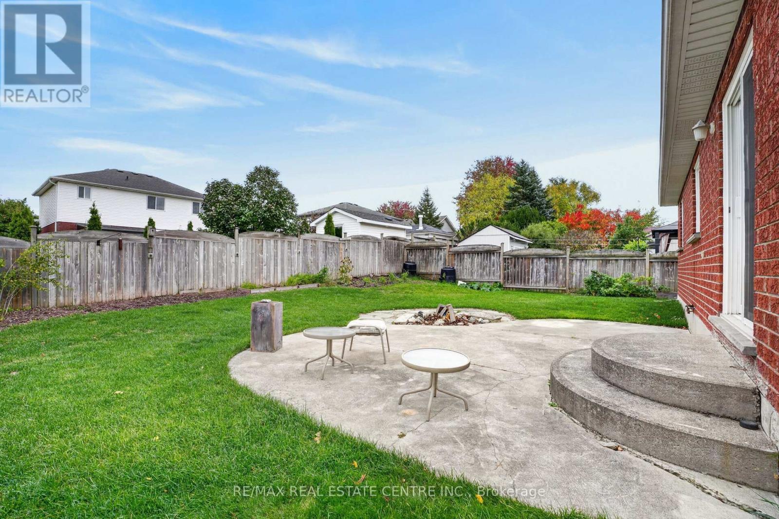 10 PATTISON PLACE - 42