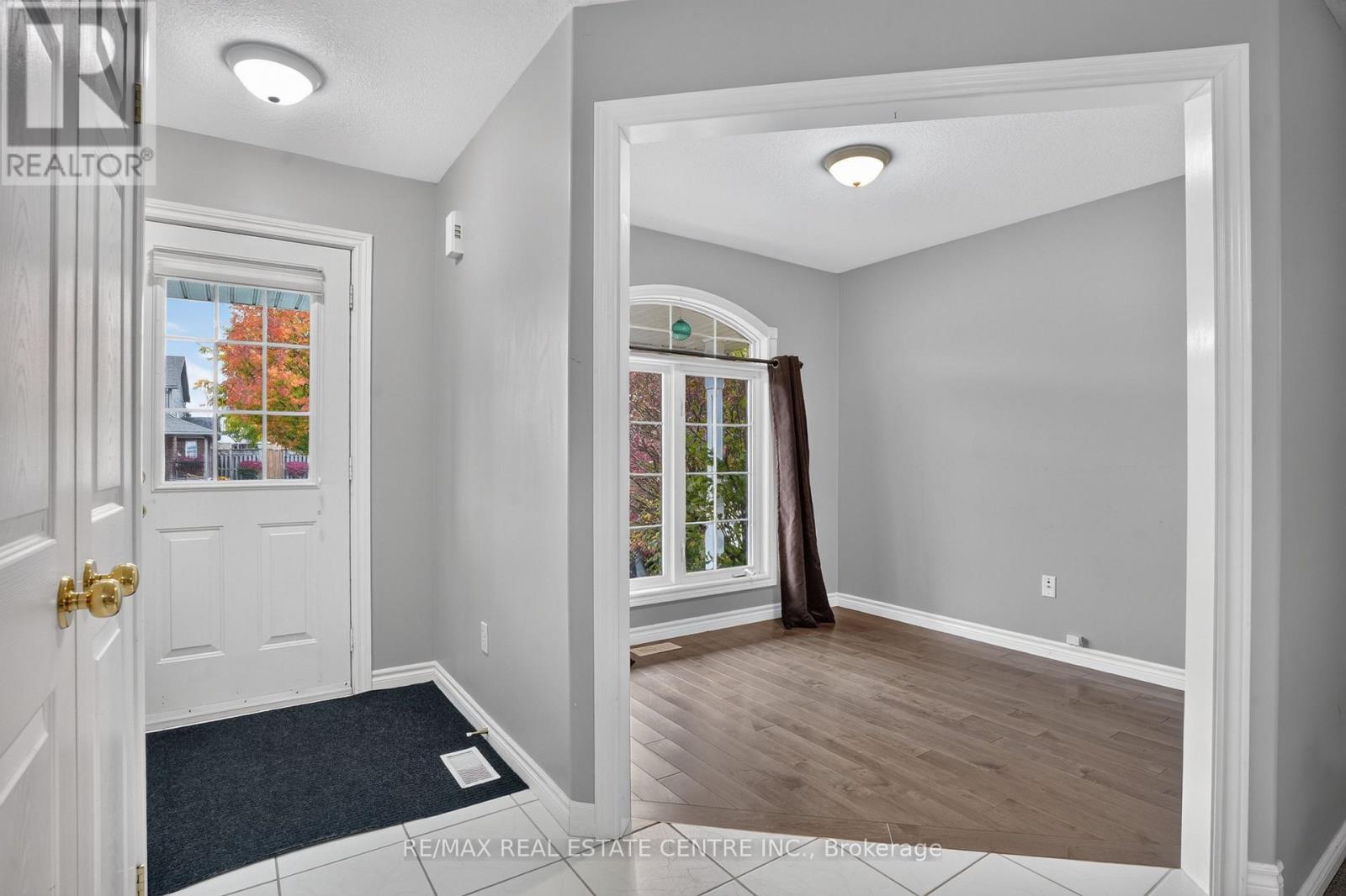 10 PATTISON PLACE - 8