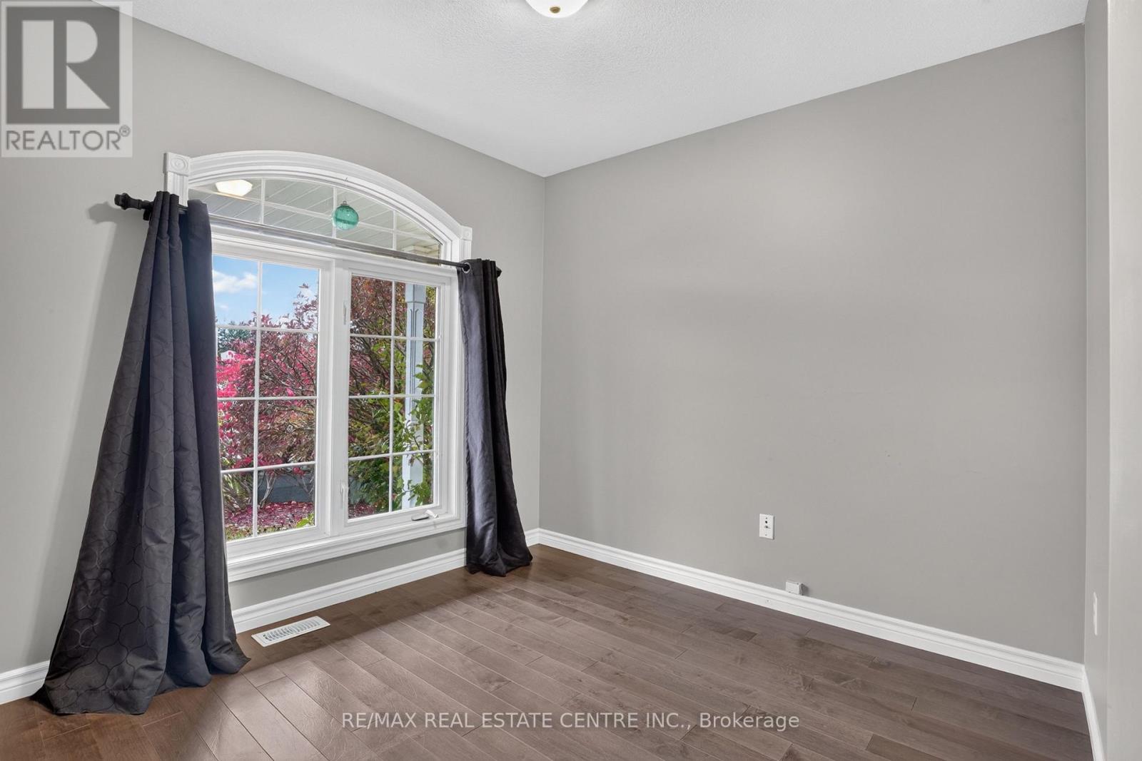10 PATTISON PLACE - 9