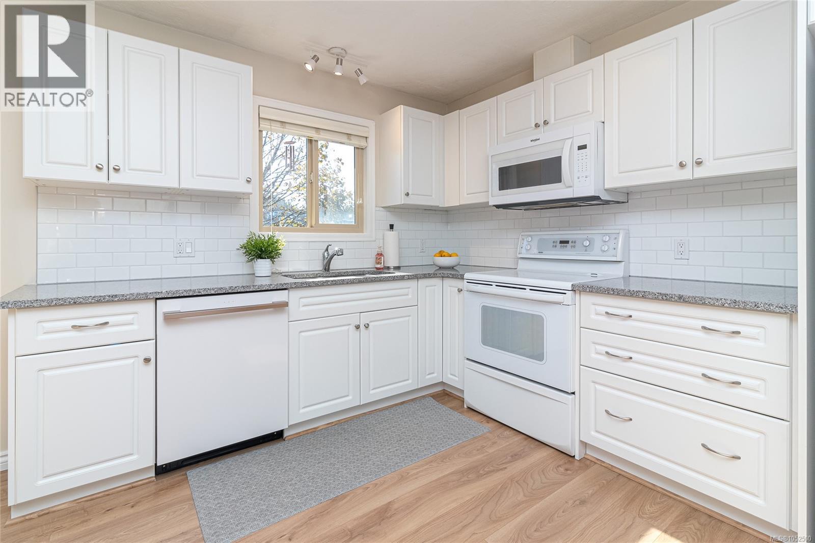  515 Elizabeth Ann Drive, Colwood