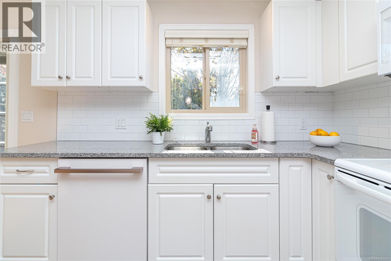  515 Elizabeth Ann Drive, Colwood