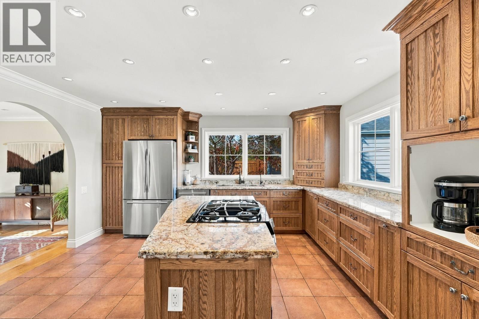 5047 Seon Crescent - 11