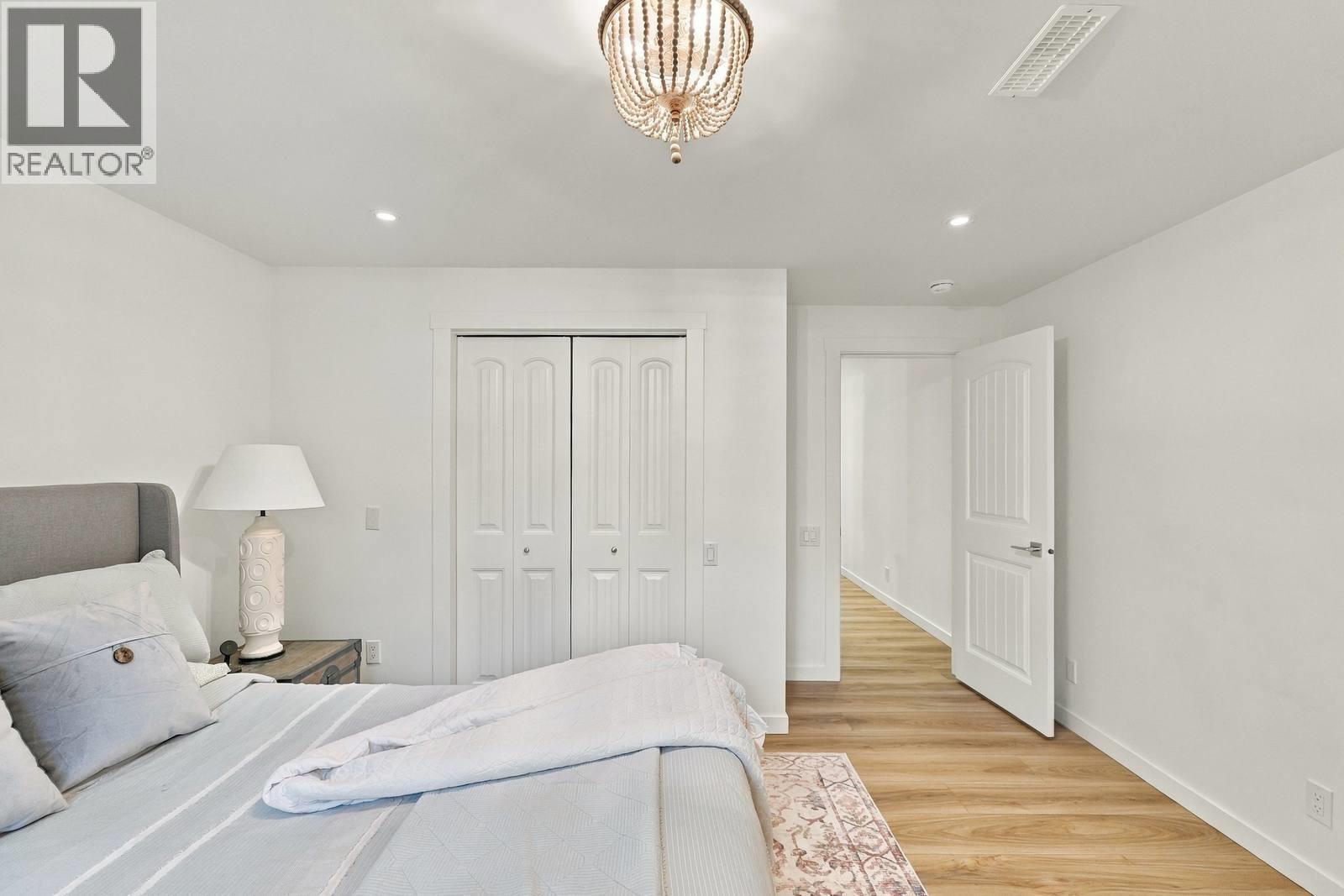 5047 Seon Crescent - 61