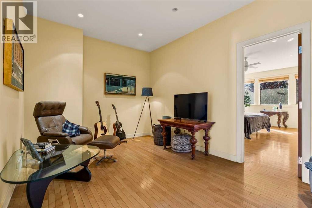 1717 7 Avenue NW - photo 21