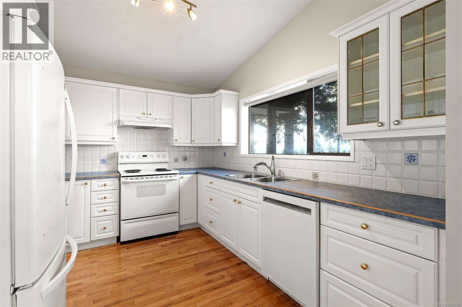 1183 Moore Rd - 9