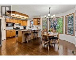 Living room - 1515 Sunvista Way Se, Calgary, AB T2X3G3 Photo 8