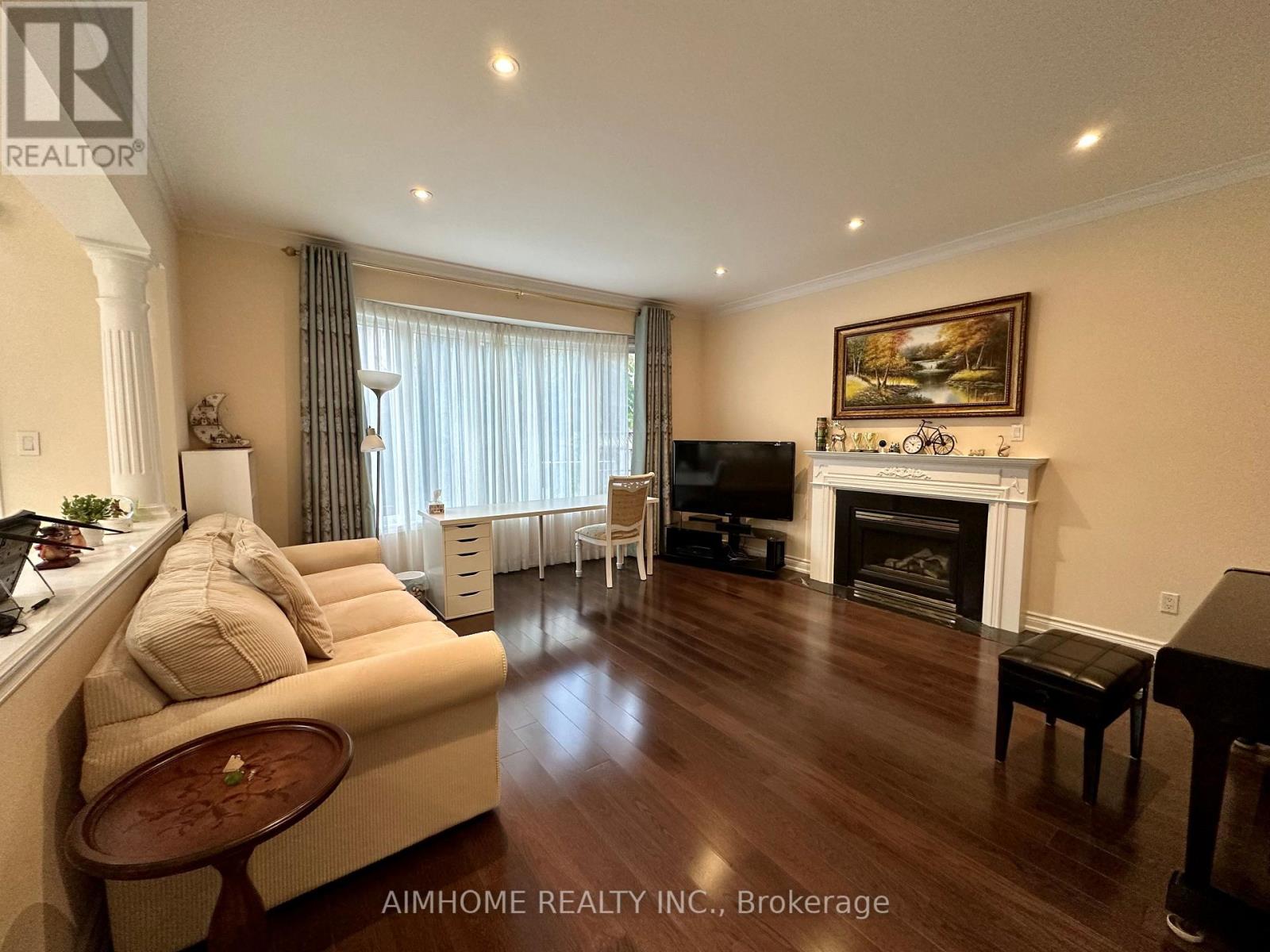 102 FARMSTEAD ROAD - 7