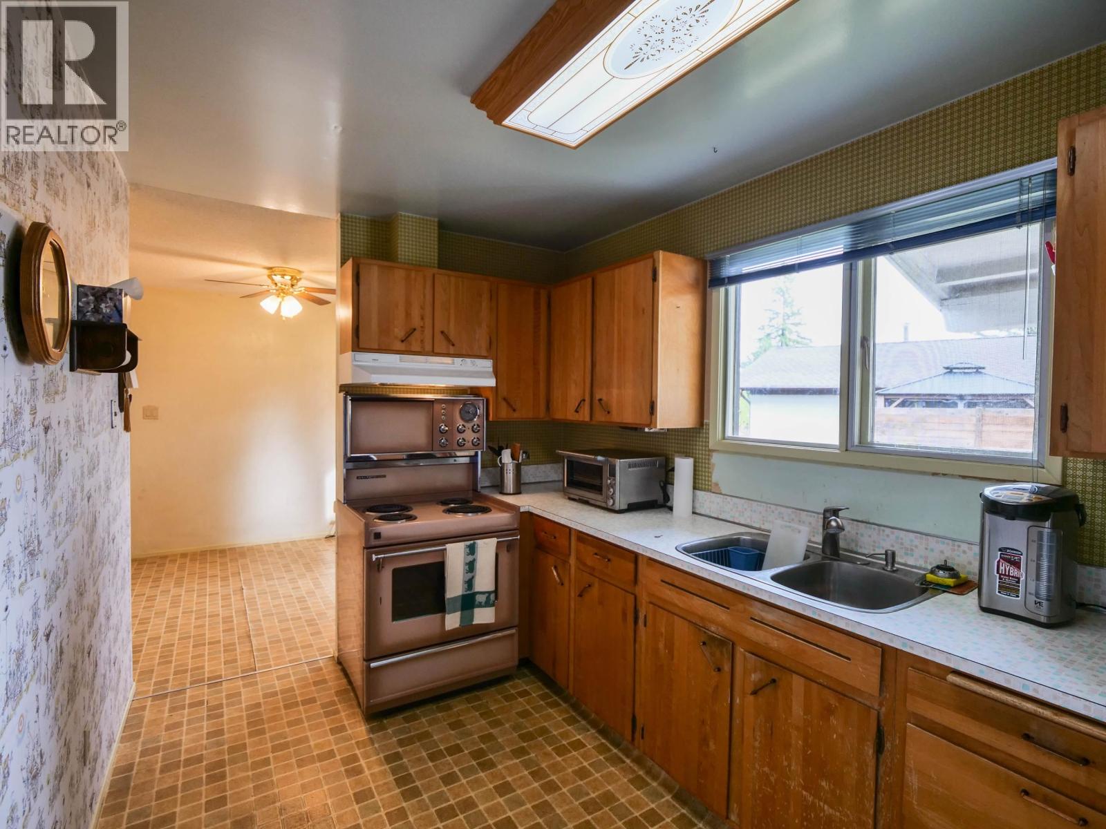 510 PINCHBECK STREET - 4