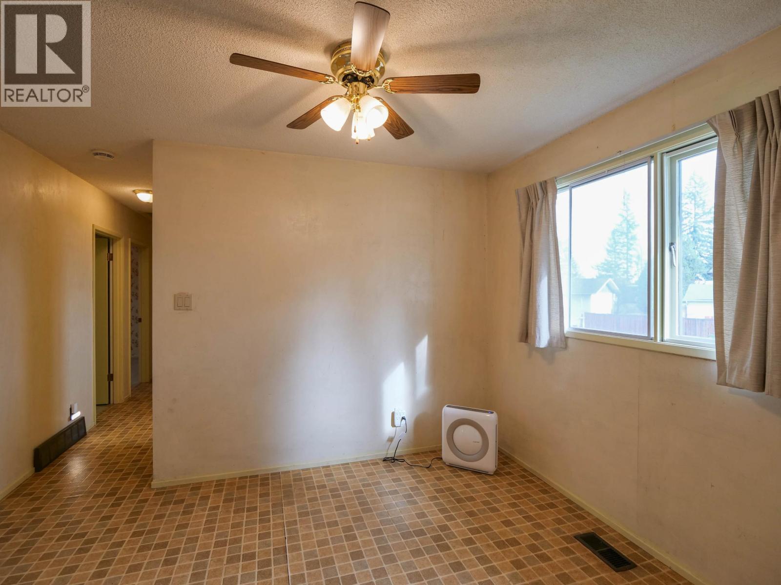 510 PINCHBECK STREET - 6