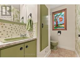 Bathroom - 556 Westminster Avenue Nw, Ottawa, ON K2A2V3 Photo 19