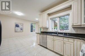 182 Finch Avenue East, Toronto, ON photo 9