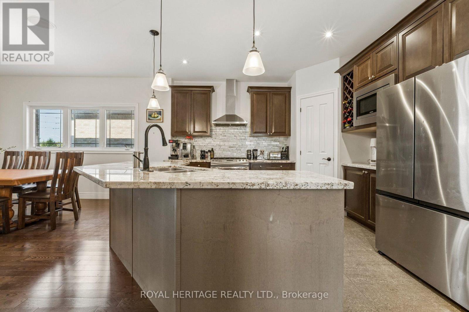 51 Gloria Crescent, Whitby, ON photo 11