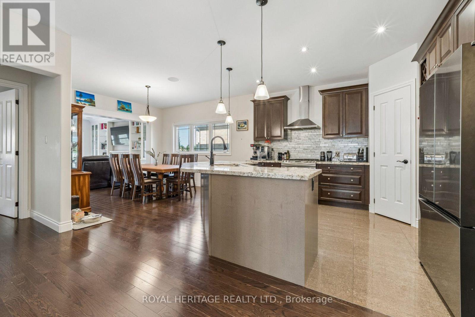 51 Gloria Crescent, Whitby, ON photo 12
