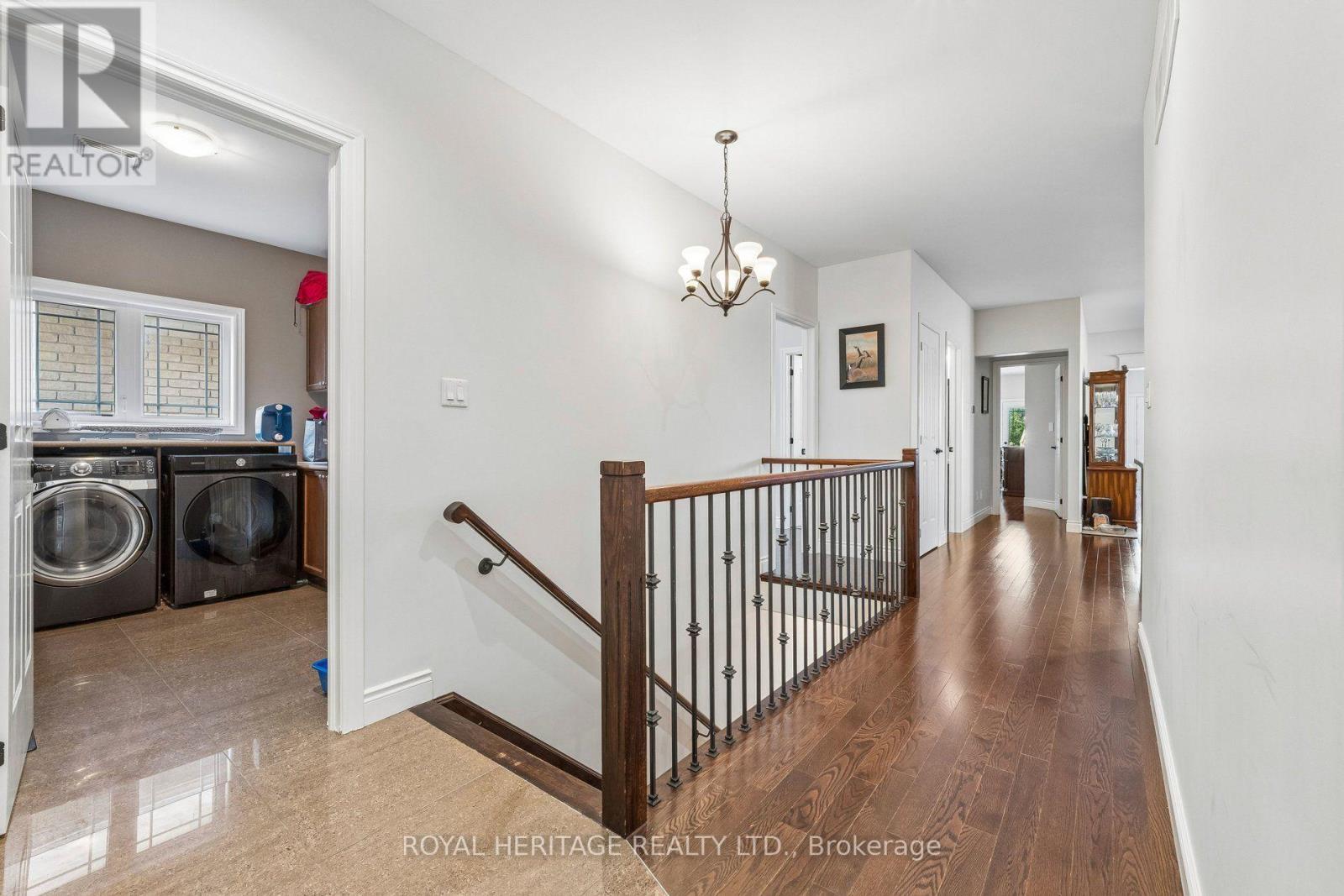 51 Gloria Crescent, Whitby, ON photo 3