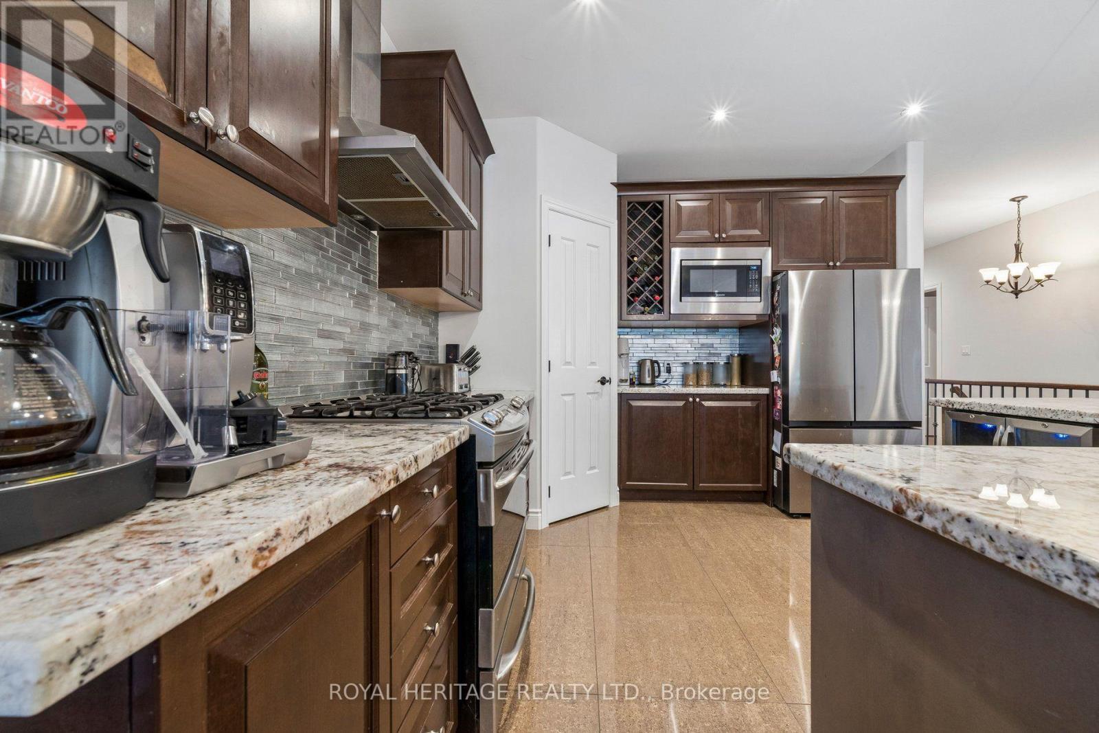 51 Gloria Crescent, Whitby, ON photo 9