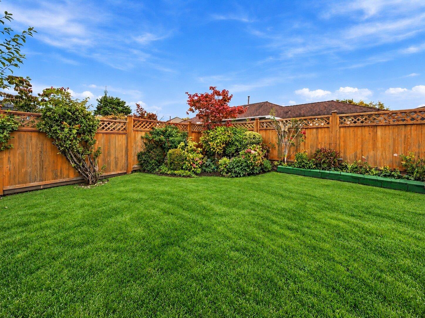 Photo of 6142 184A STREET 33