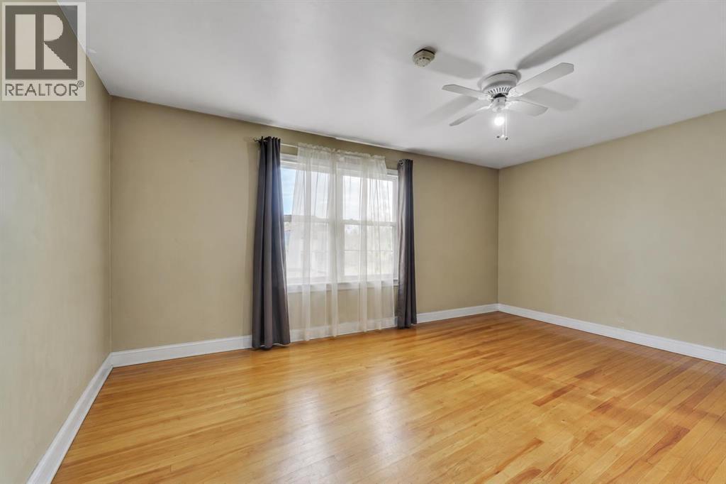 11 Poplar Crescent - 12