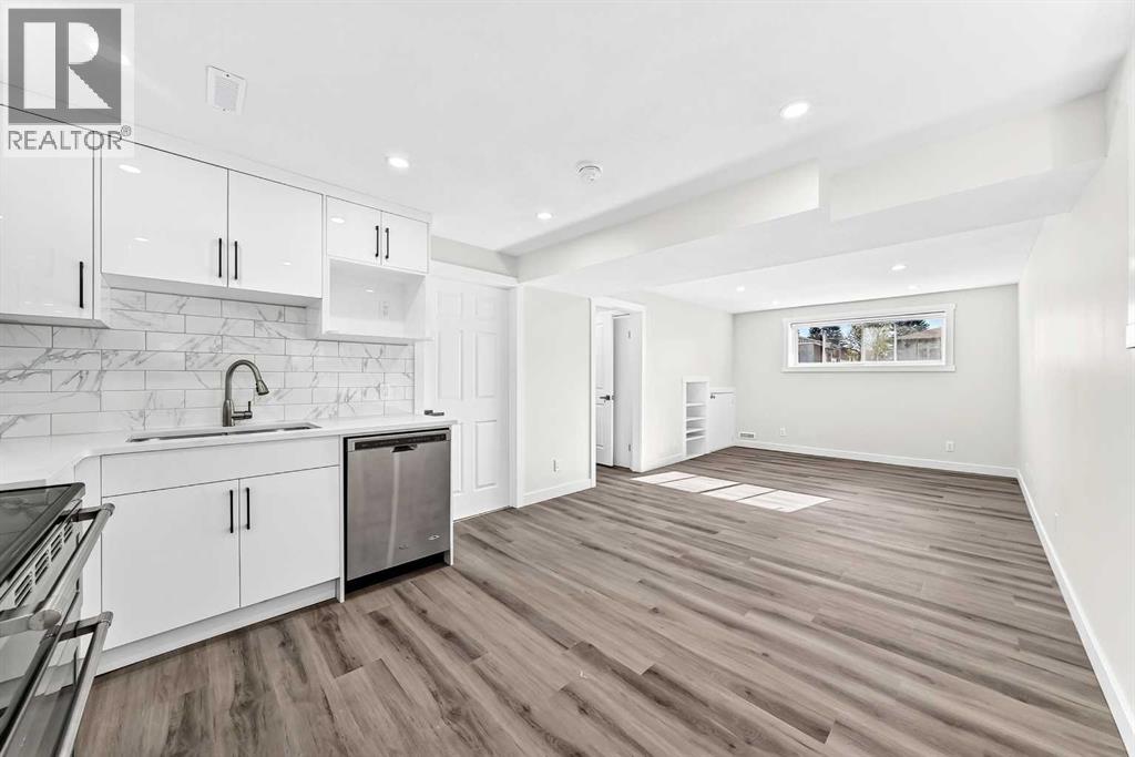 235 Margate Close NE - 15