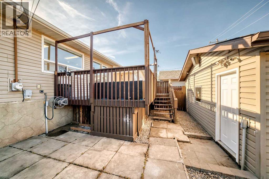 235 Margate Close NE - 24
