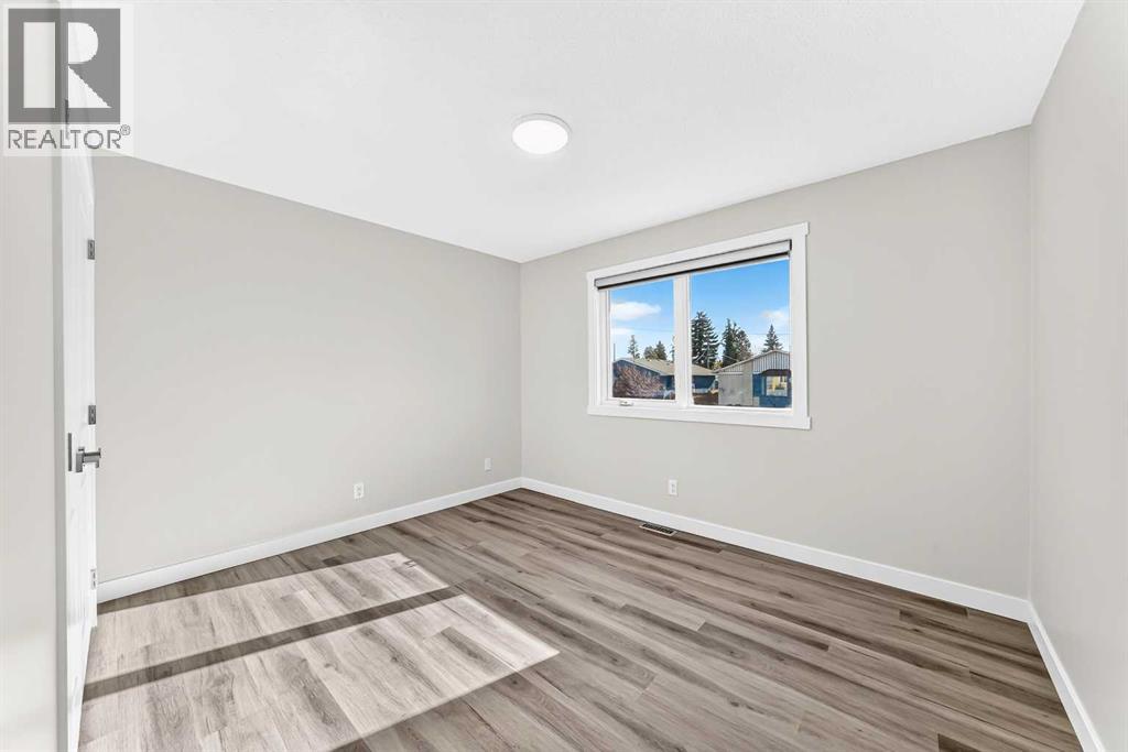 235 Margate Close NE - 7