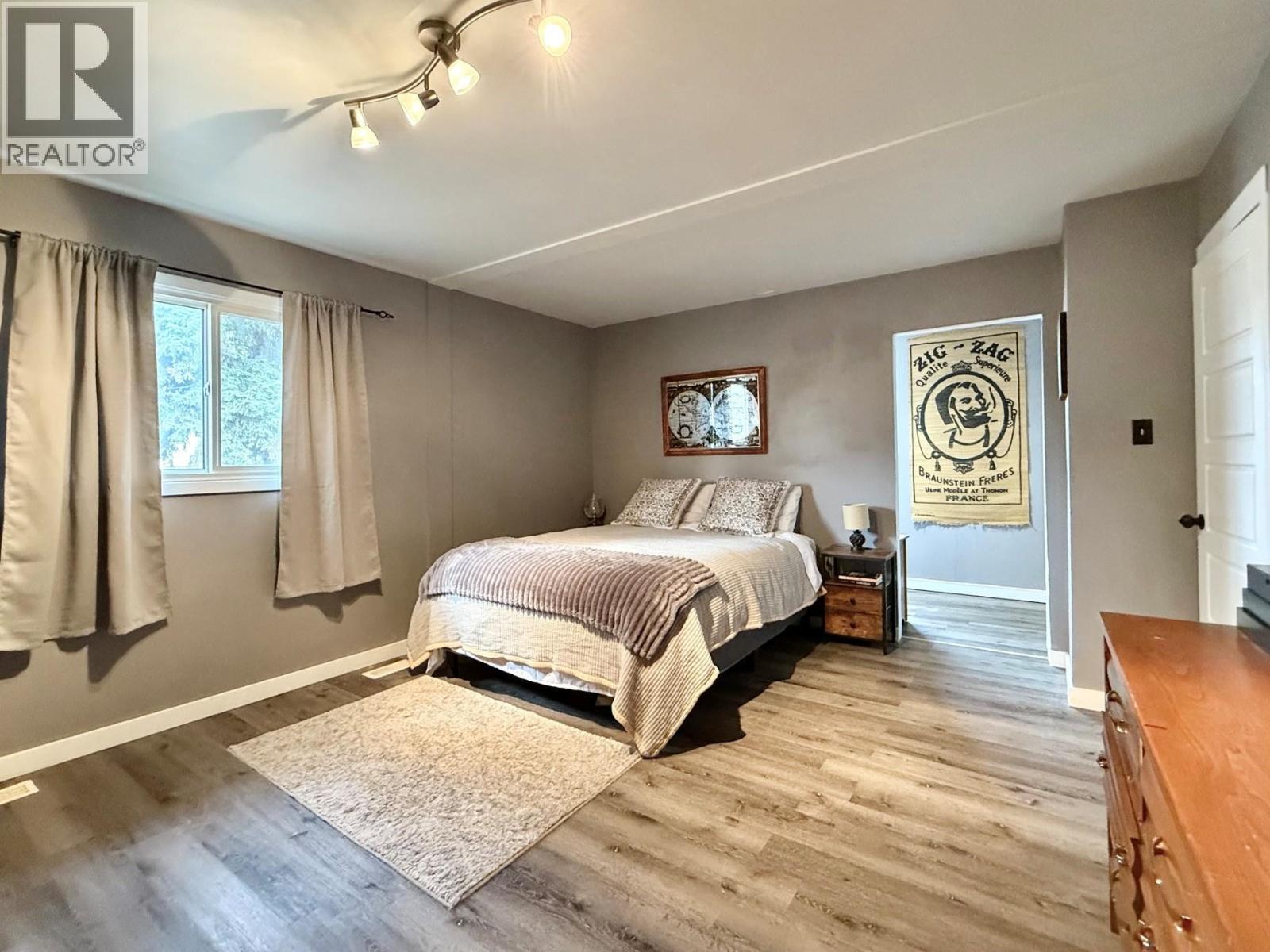 786 IRWIN STREET - 25