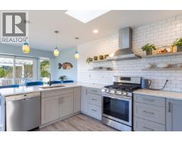 5007 Laurel Avenue, Sechelt, BC V7Z0B9 Photo 6