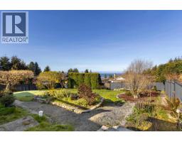 5007 Laurel Avenue, Sechelt, BC V7Z0B9 Photo 19
