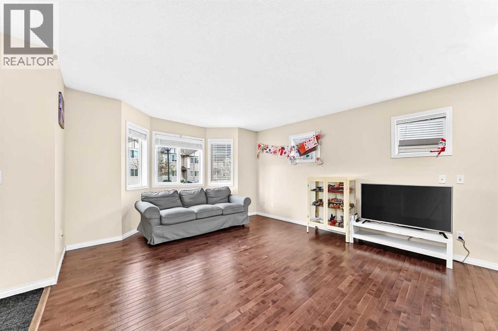 48 Royal Birch Villas NW - photo 5