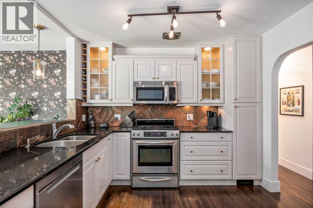 210 Windermere Road SW - 13