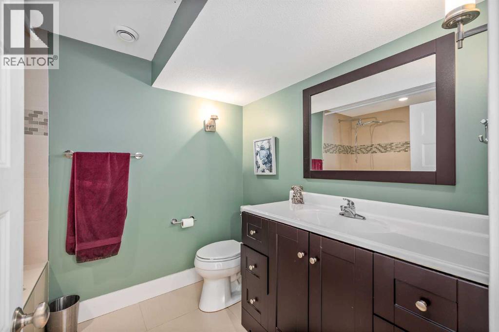 210 Windermere Road SW - 38