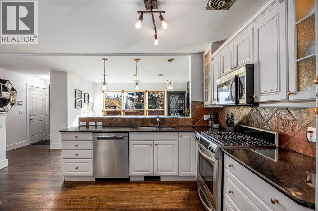 210 Windermere Road SW - 15