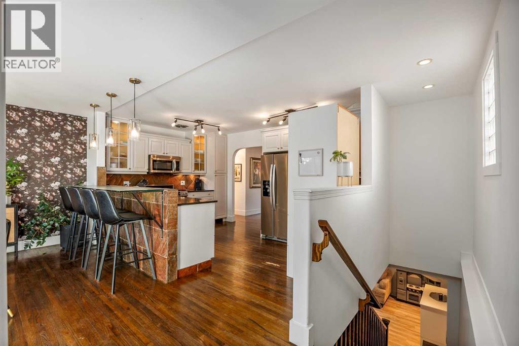 210 Windermere Road SW - 23