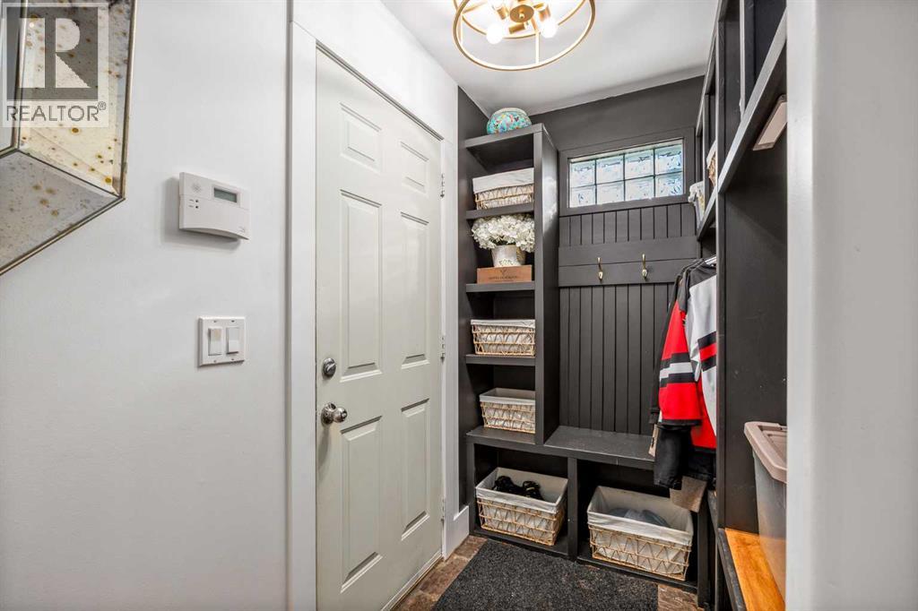 210 Windermere Road SW - 41