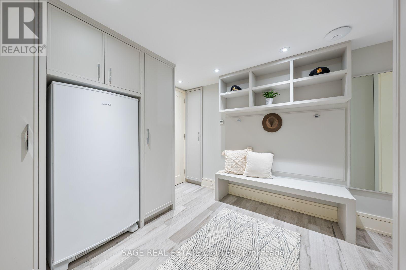 5 THURLOE AVENUE - 44