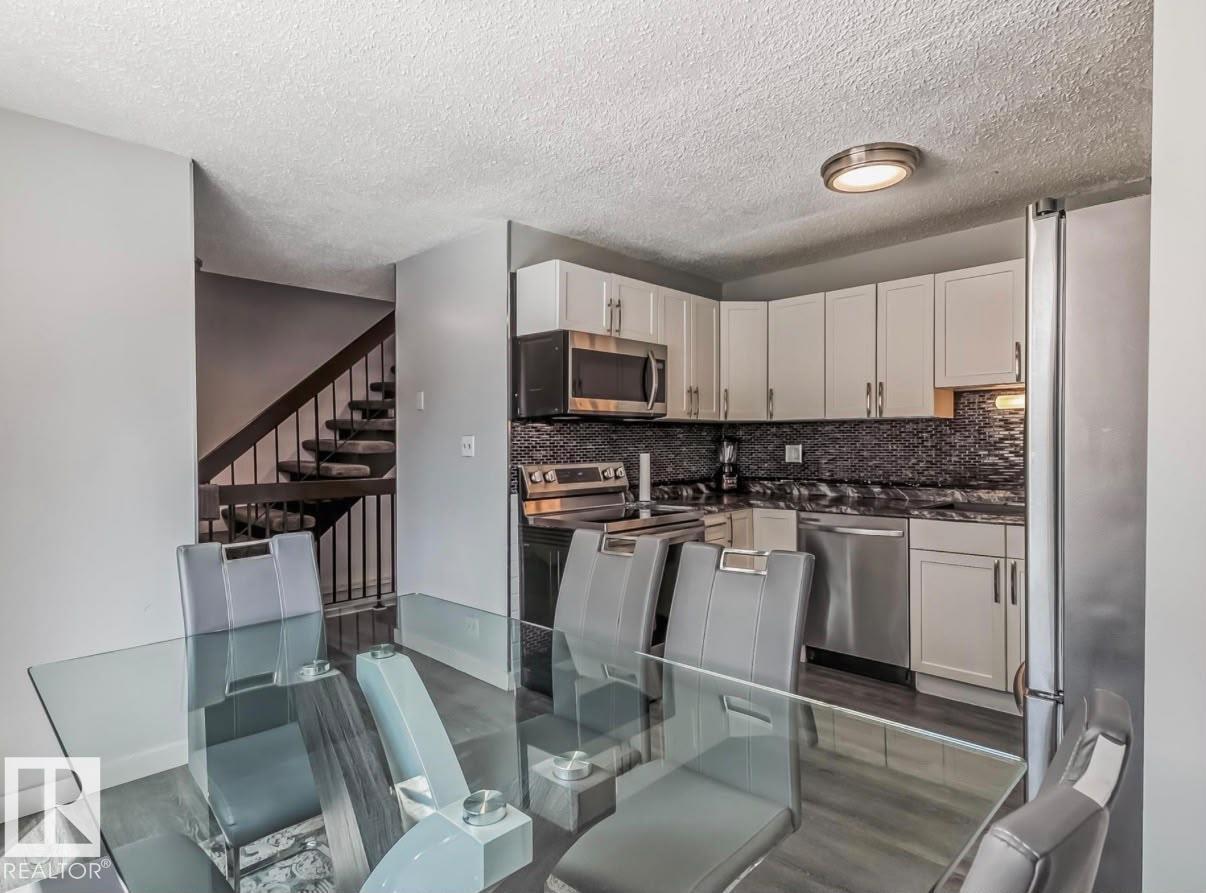 Photo of 3221 132A AV NW, Edmonton