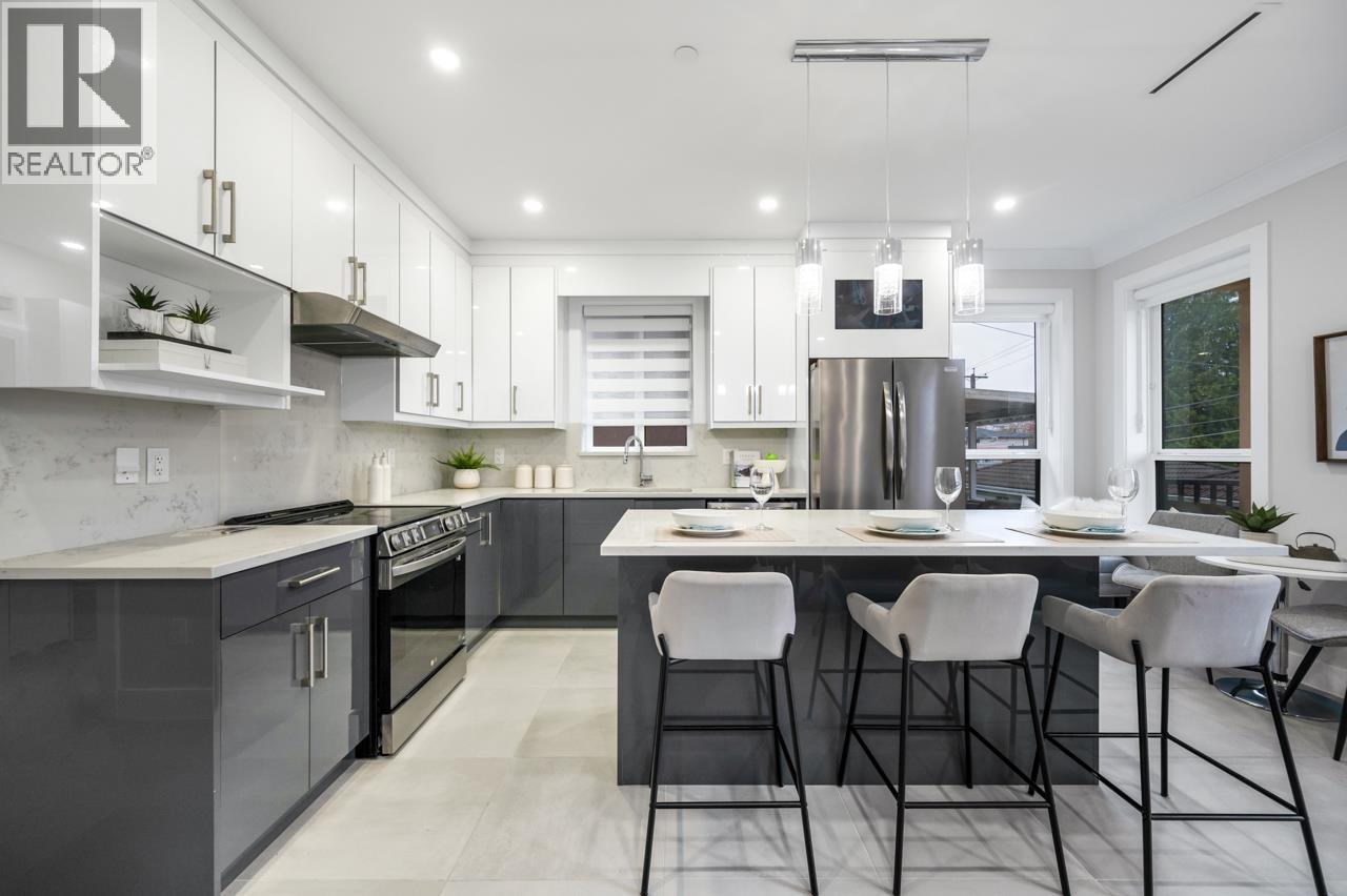 Photo of 5949 SHERBROOKE STREET 6