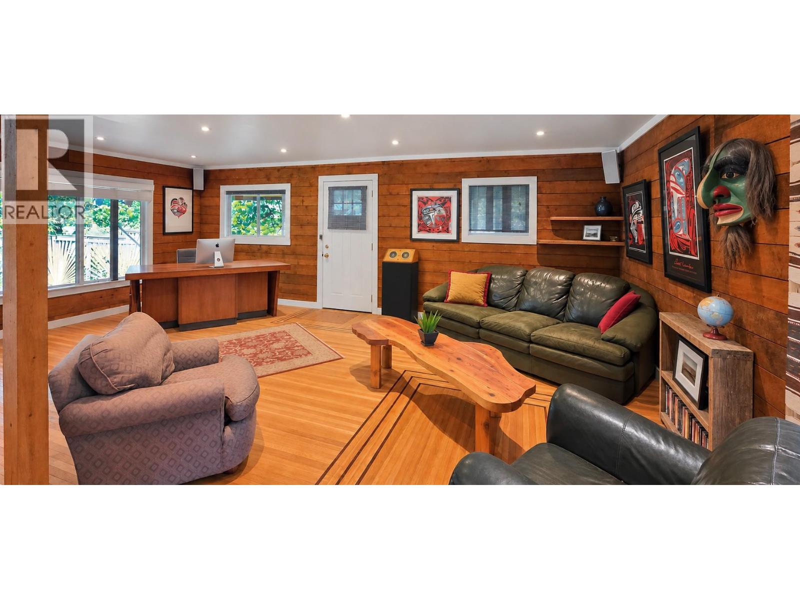 468 Sixth Avenue, Midway - Image 1